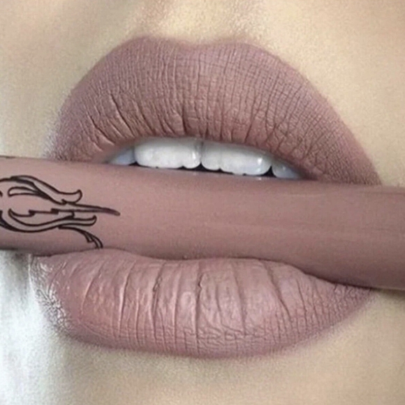 Kat Von D Makeup Bow N Arrow Kat Von D Everlasting Lipstick New